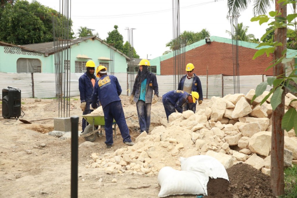 Primera piedra Ricaurte 5