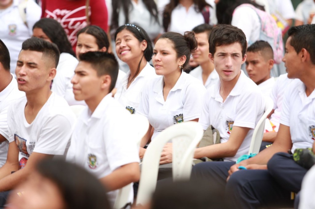 Primera piedra Ricaurte 6